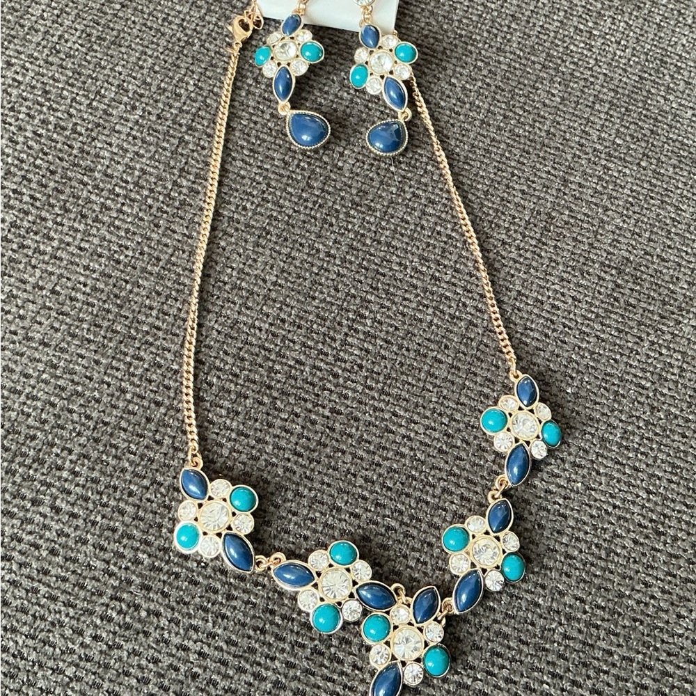 Avon Gold Necklace with Earrings